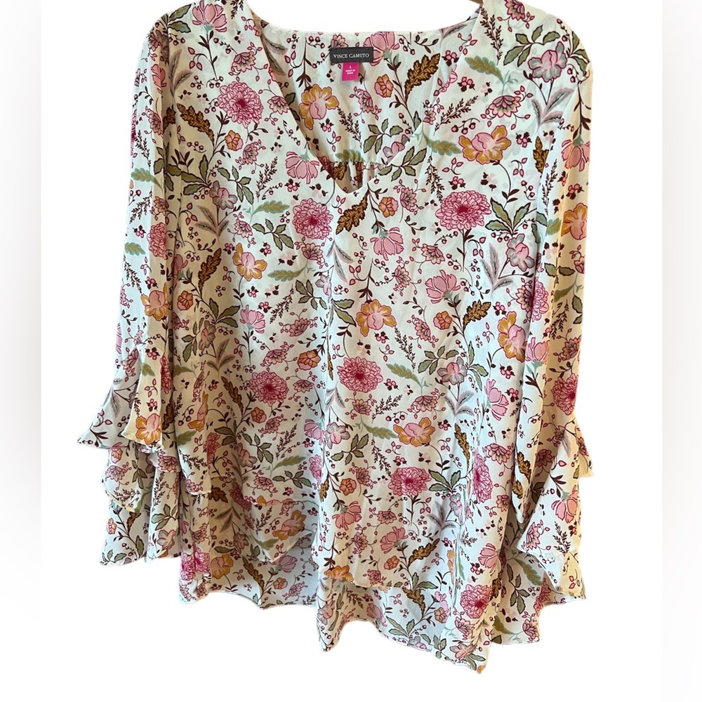 Vince Camuto flounce sleeve floral blouse Size Large